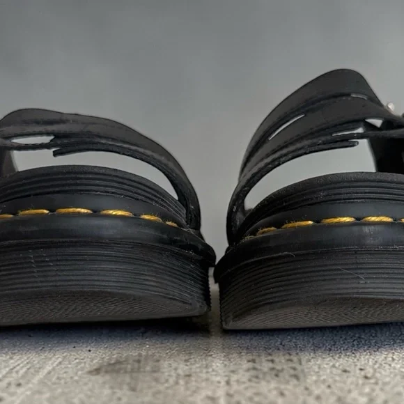Doc Marten’s Women’s Black Blair Slides! Size 7 - Picture 6 of 11